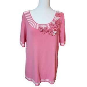 Moffi International Pink Floral Applique Scoop Neck Short Sleeve Top